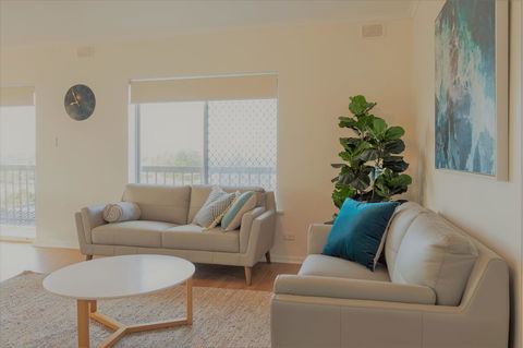 Henley Beach South, Amazing Views, Huge Private Balcony! - Accommodation Resorts 3