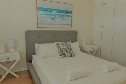 Henley Beach South, Amazing Views, Huge Private Balcony! - Accommodation Resorts 11