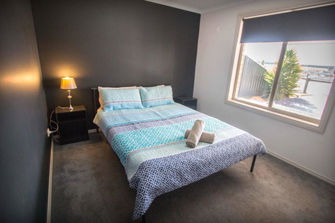 Waterfront On Jefferson, At Wellington Marina, SA - Accommodation Resorts 13