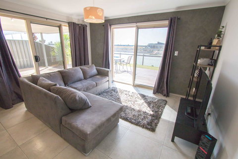 Waterfront On Jefferson, At Wellington Marina, SA - Accommodation Resorts 6