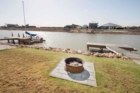 Waterfront On Jefferson, At Wellington Marina, SA - Accommodation Resorts 2