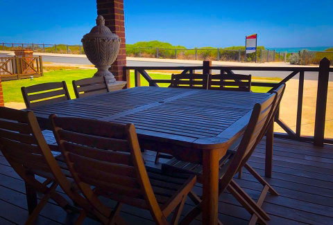 The Compass Beach House - Accommodation Resorts 1