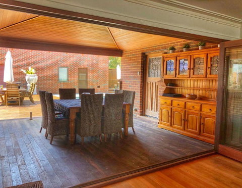The Compass Beach House - Accommodation Resorts 10