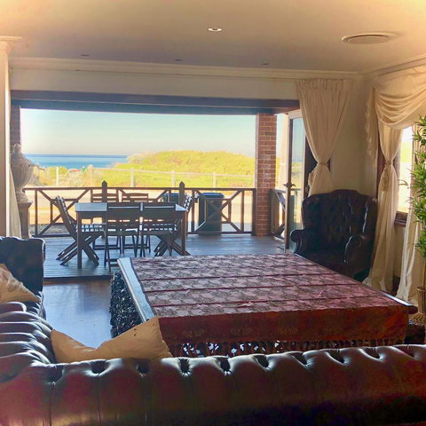 The Compass Beach House - Accommodation Resorts 24