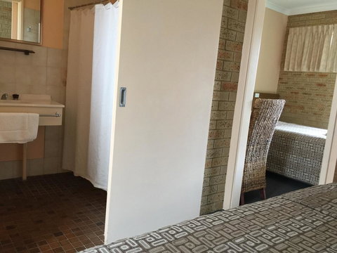 Mount Barker Valley Views Motel & Chalets, Western Australia - Accommodation Resorts 6