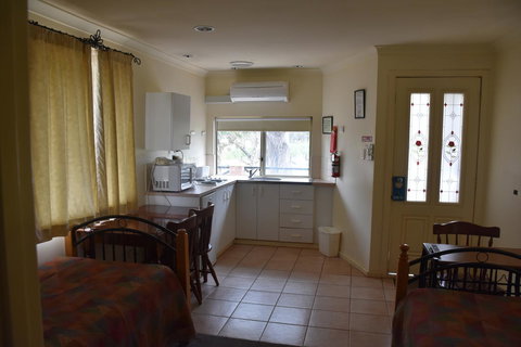 Mount Barker Valley Views Motel & Chalets, Western Australia - Accommodation Resorts 38