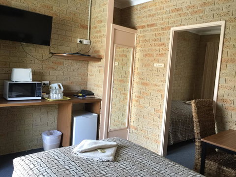 Mount Barker Valley Views Motel & Chalets, Western Australia - Accommodation Resorts 7