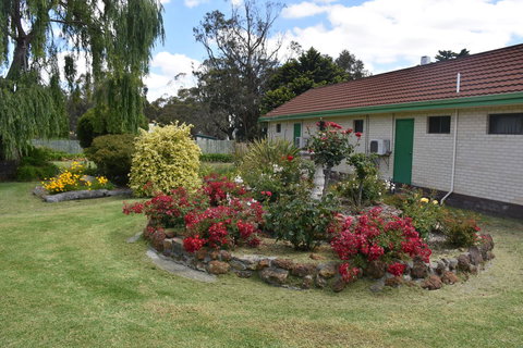 Mount Barker Valley Views Motel & Chalets, Western Australia - Accommodation Resorts 13