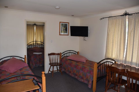 Mount Barker Valley Views Motel & Chalets, Western Australia - Accommodation Resorts 39