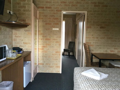 Mount Barker Valley Views Motel & Chalets, Western Australia - Accommodation Resorts 9