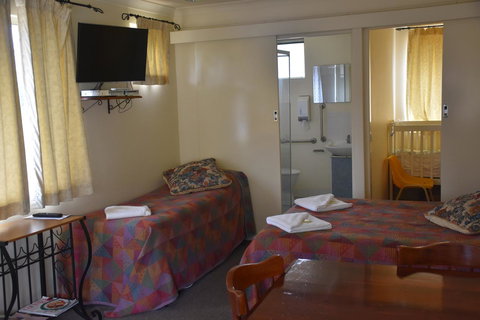 Mount Barker Valley Views Motel & Chalets, Western Australia - Accommodation Resorts 40