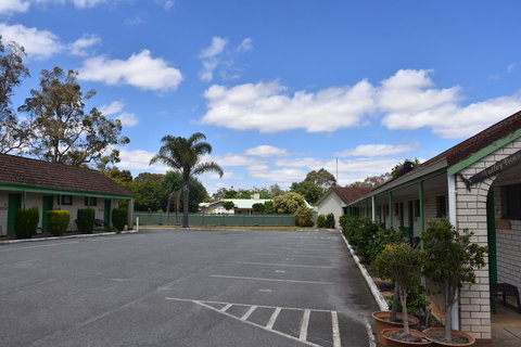 Mount Barker Valley Views Motel & Chalets, Western Australia - Accommodation Resorts 12