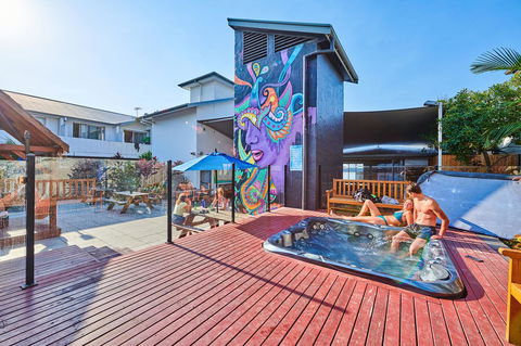 Nomads Byron Bay Backpackers - Accommodation Resorts 5