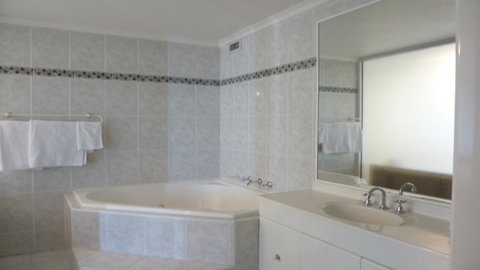 Darling Harbor Apartment - Accommodation Resorts 3