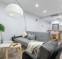 Inner City Stylish apt Walk to Green Square - Accommodation Resorts