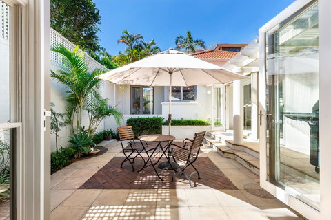 Kensington Self-Contained Modern House (89BROM) - Accommodation Resorts 3