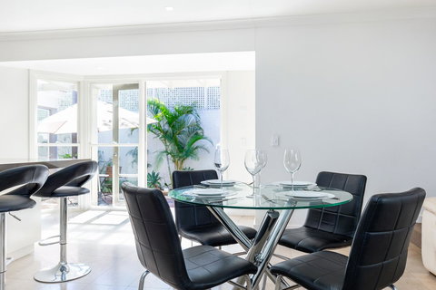 Kensington Self-Contained Modern House (89BROM) - Accommodation Resorts 8