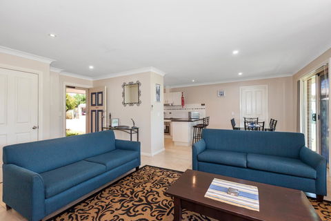 Colonial Court Villas - Accommodation Resorts 20