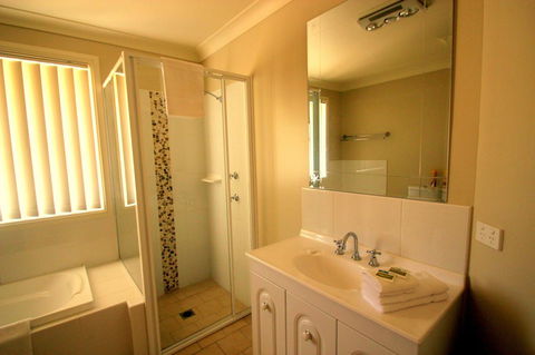 Colonial Court Villas - Accommodation Resorts 29