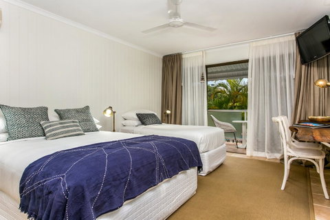 The Lord Byron - Accommodation Resorts 8