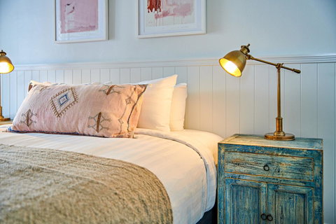 The Lord Byron - Accommodation Resorts 16
