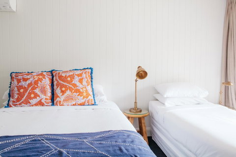The Lord Byron - Accommodation Resorts 9