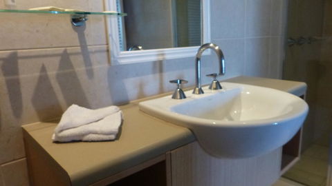 SaltBeach2302 - Accommodation Resorts 8