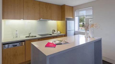Oaks Cypress Lakes Resort - Accommodation Resorts 3