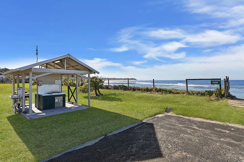 Blue Lagoon Beach Resort - Accommodation Resorts 8