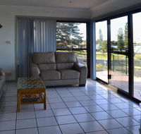 Oxley 8 at Tuncurry - Accommodation Resorts
