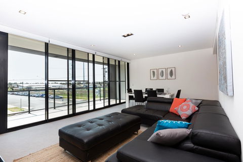 Brand New Executive Apartment - Accommodation Resorts 2