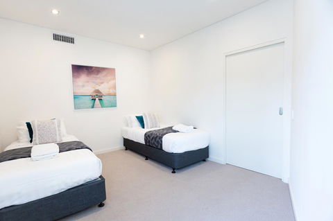 Brand New Executive Apartment - Accommodation Resorts 15