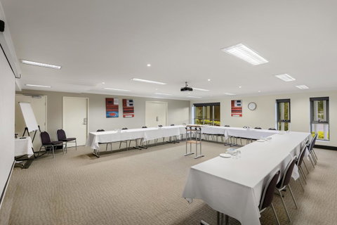 Quest Singleton - Accommodation Resorts 8