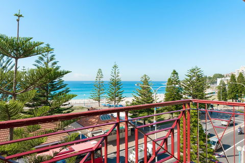 Mad Monkey Hostel Coogee Beach - Accommodation Resorts 7