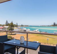 Shoreline 7 with 180 degree water views - Accommodation Resorts