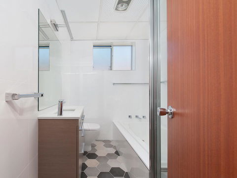Victoria Parade, Kiah, Unit 10, 53 - Accommodation Resorts 11