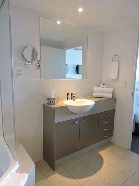 BASE Holidays - Ettalong Beach Premium Apartments - Accommodation Resorts 20
