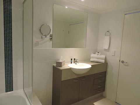 BASE Holidays - Ettalong Beach Premium Apartments - Accommodation Resorts 6