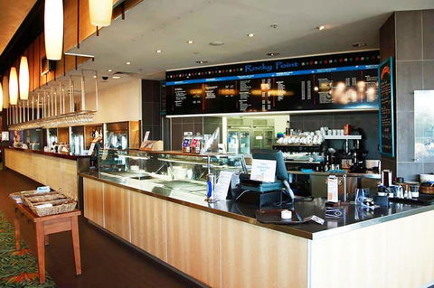 BASE Holidays - Ettalong Beach Premium Apartments - Accommodation Resorts 2