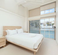 Waterfront Apartment on Sydney Harbour - Accommodation Resorts