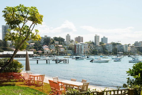 Waterfront Apartment Brimming With Inspirational Artwork - Accommodation Resorts 26