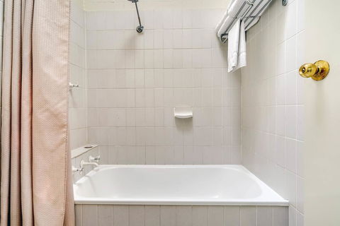 Prince Of Wales Hotel - Accommodation Resorts 4