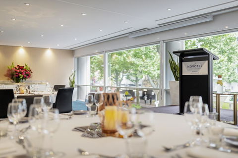 Novotel Sydney Darling Square - Accommodation Resorts 24