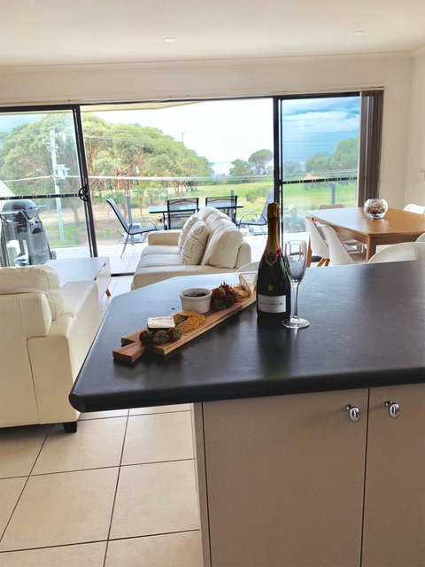 Seachange 3 - Accommodation Resorts 3