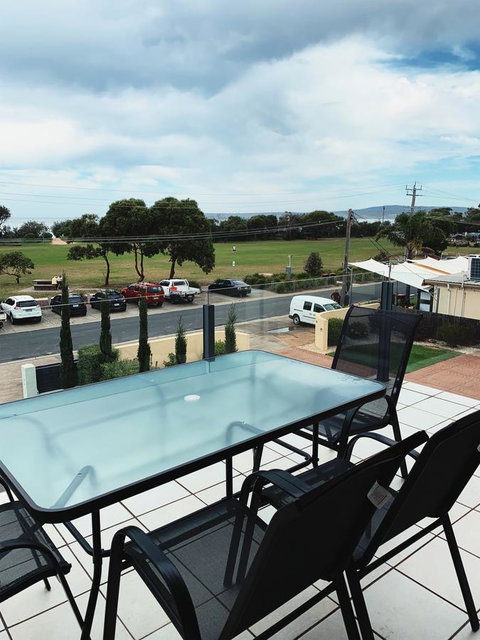 Seachange 3 - Accommodation Resorts 7