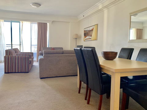 Castle Serviced Apartments - Accommodation Resorts 3