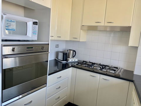 Castle Serviced Apartments - Accommodation Resorts 1
