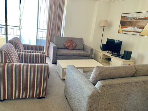 Castle Serviced Apartments - Accommodation Resorts 6
