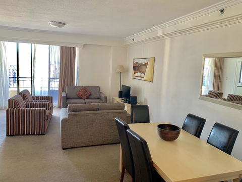 Castle Serviced Apartments - Accommodation Resorts 4