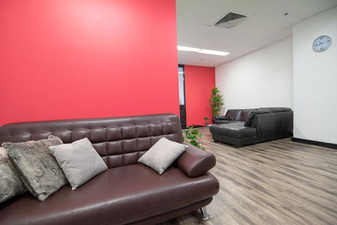 Castle Serviced Apartments - Accommodation Resorts 24